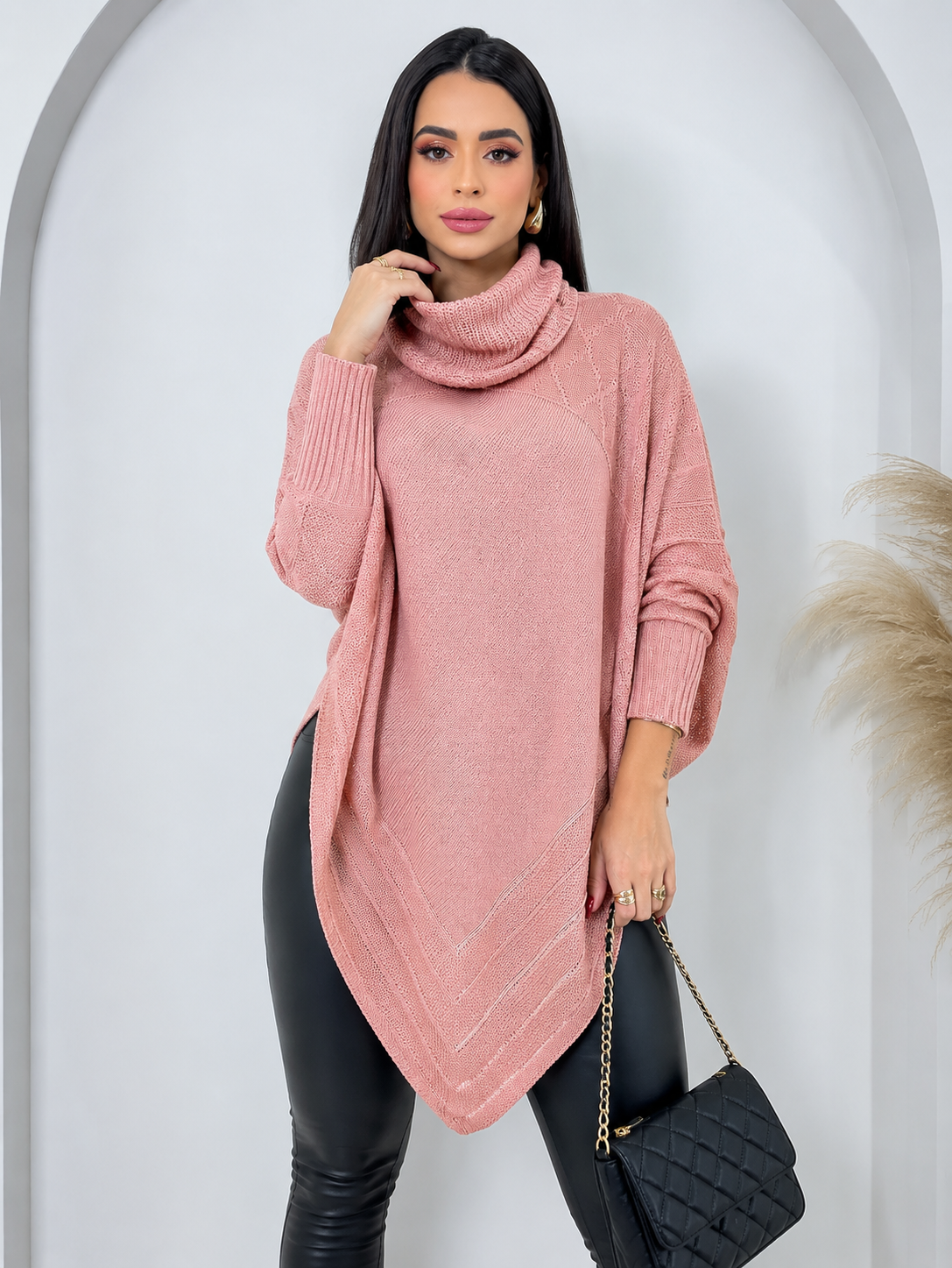 Blusa Poncho de Tricôt Assimétrica